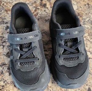 Toddler under armour shoes